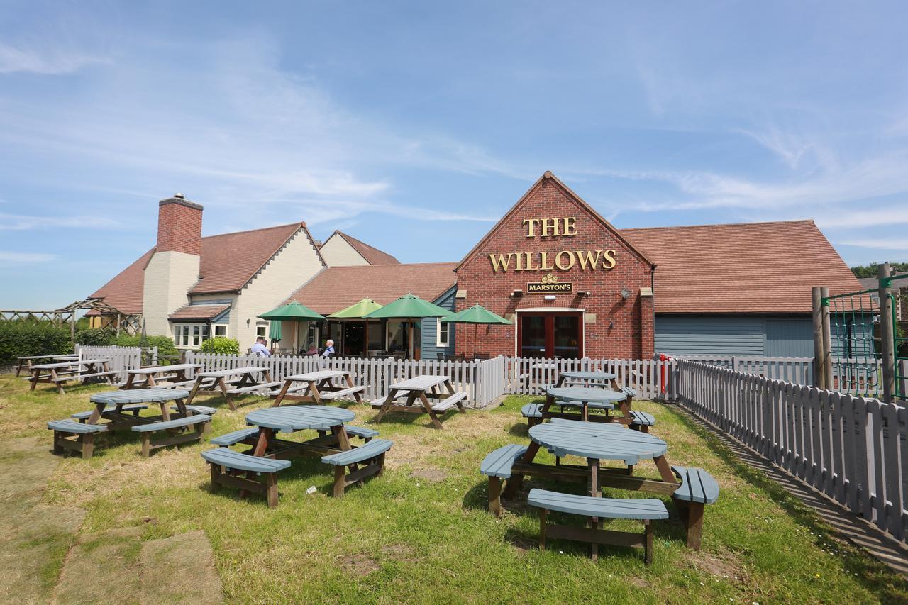 Willows, Blackburn By Marston'S Inn ภายนอก รูปภาพ