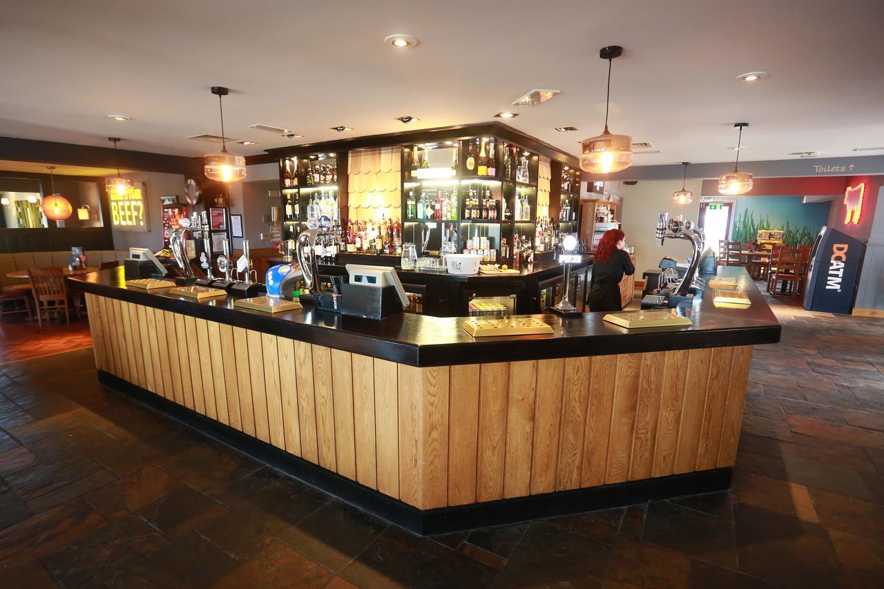 Willows, Blackburn By Marston'S Inn ภายนอก รูปภาพ